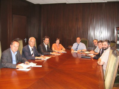 Signatura dels convenis de les V jornades de Programari Lliure a Barcelona. Sala de Juntes de l'ETSEIB. 