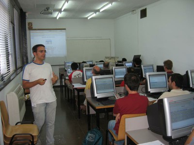 Taller Com muntar una xarxa en un centre d'Ensenyament. Sergi Tur 